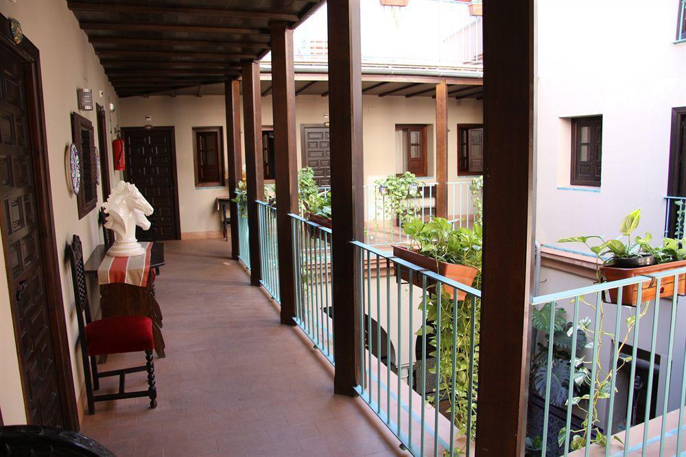 Apartamentos Las Cruces Sevilla Eksteriør billede