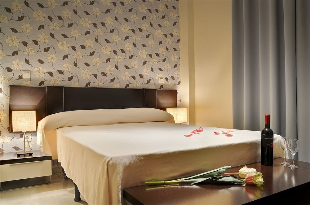 Apartamentos Las Cruces Sevilla Eksteriør billede