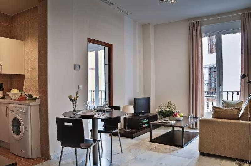 Apartamentos Las Cruces Sevilla Eksteriør billede
